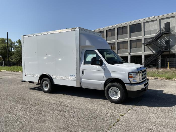 2025 Ford E-350-7