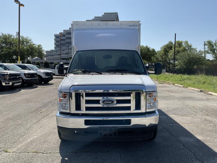2025 Ford E-350-8