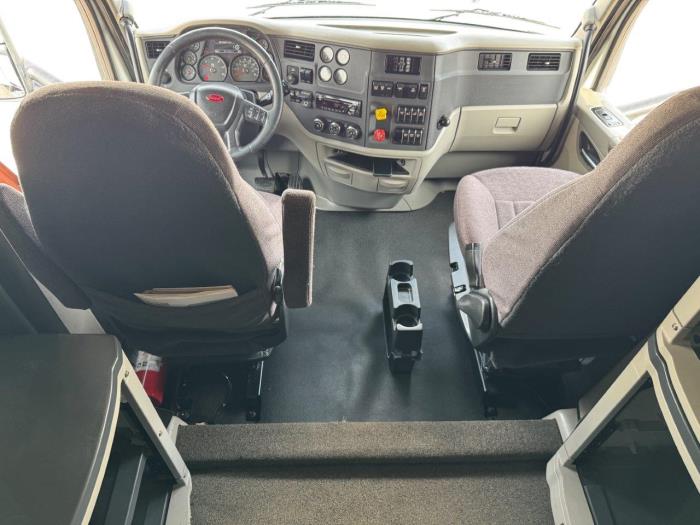 2020 Peterbilt 579-14