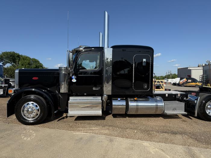 2026 Peterbilt 589-4
