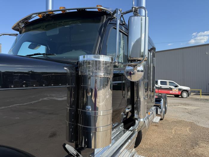 2026 Peterbilt 589-15