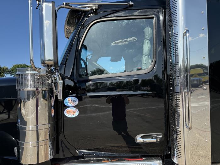2026 Peterbilt 589-25