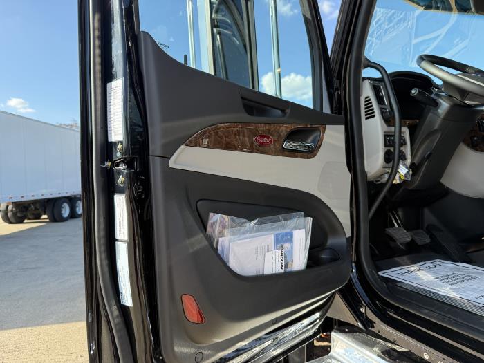 2026 Peterbilt 589-30