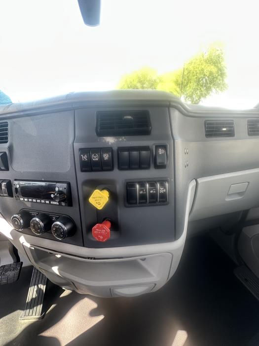 2021 Peterbilt 579-11