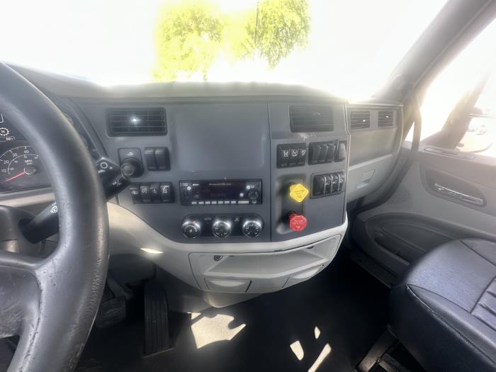 2021 Peterbilt 579-10