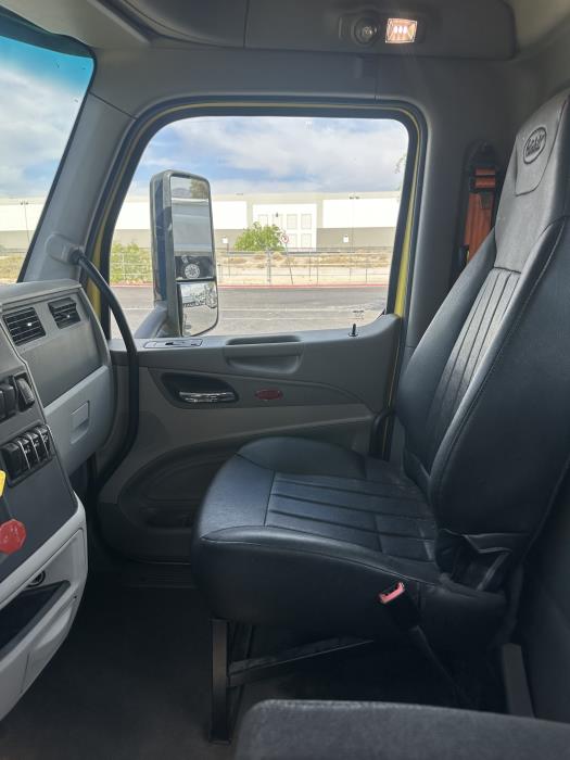 2021 Peterbilt 579-9