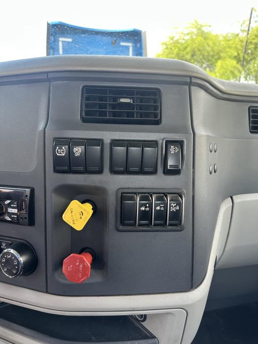 2021 Peterbilt 579-10
