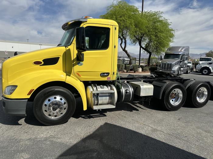 2021 Peterbilt 579-2