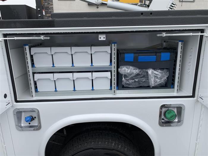 2025 Ford F-550-13