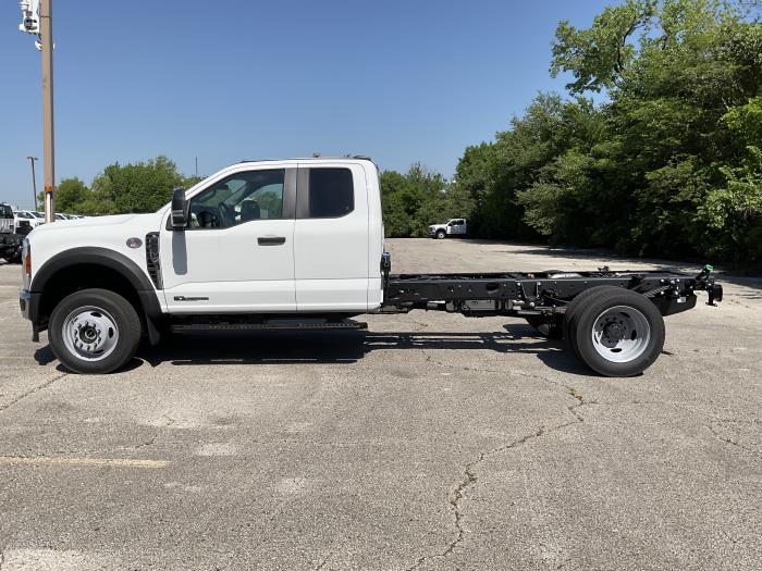 2025 Ford F-550-1