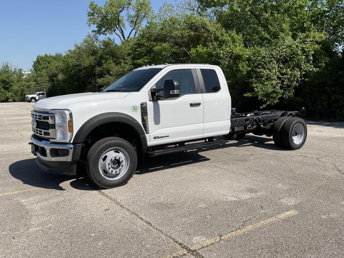 2025 Ford F-550-2