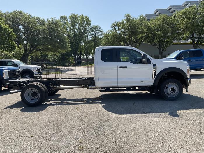2025 Ford F-550-6