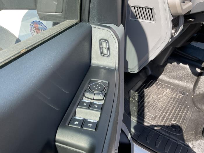 2025 Ford F-550-10