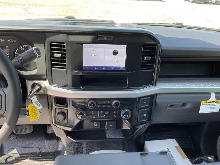 2025 Ford F-550-12