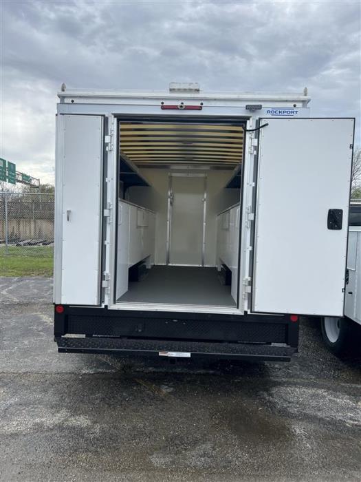 2025 Ford E-350-17