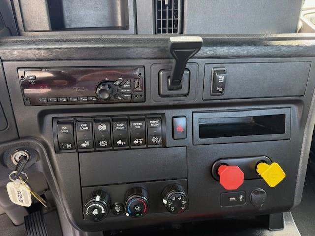 2018 International LT625-14