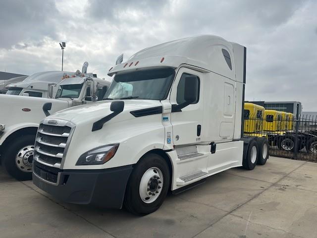 2020 Freightliner Cascadia-2