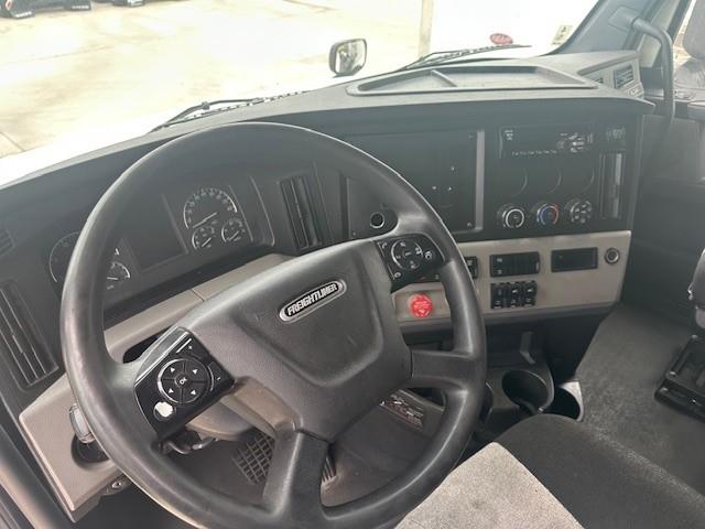 2020 Freightliner Cascadia-5