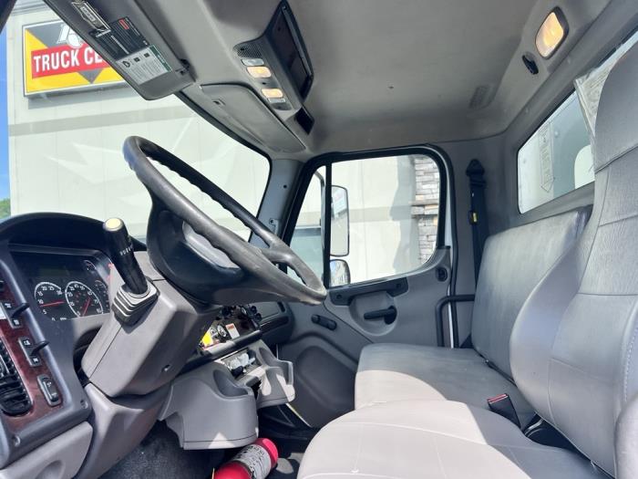 2019 Freightliner Business Class M2 106-9