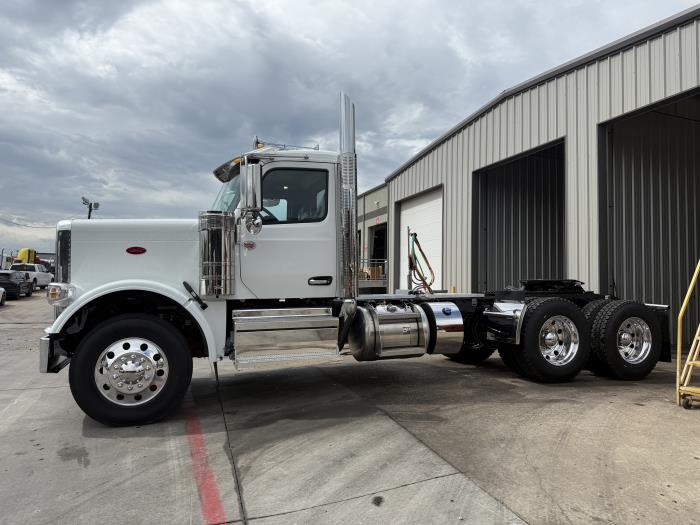 2026 Peterbilt 589-1