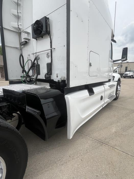 2022 Peterbilt 579-7