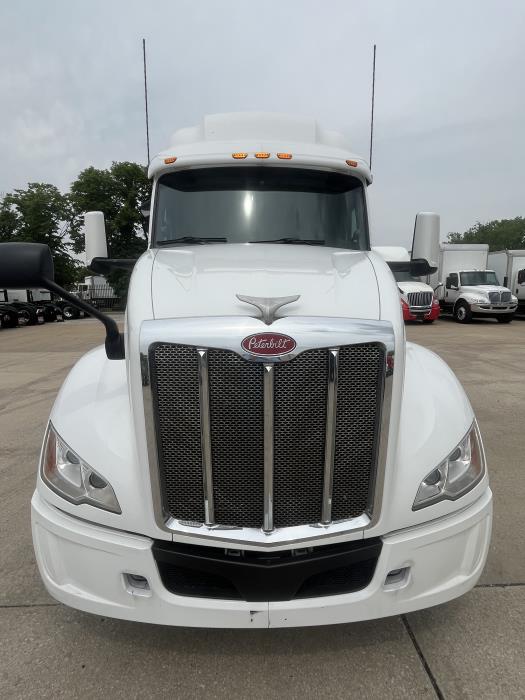 2022 Peterbilt 579-9