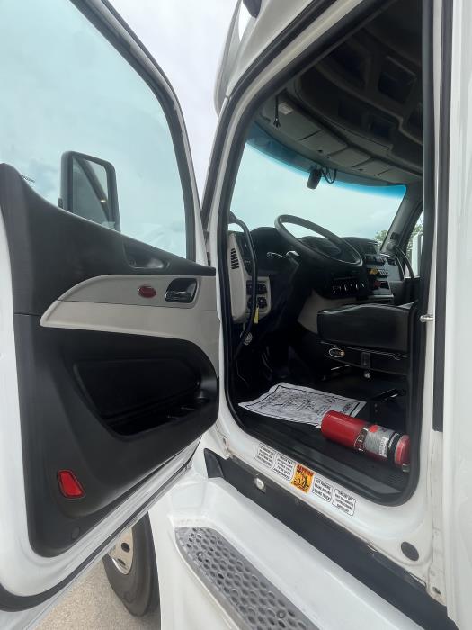 2022 Peterbilt 579-12