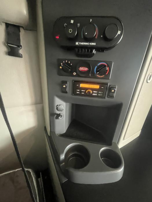 2022 Peterbilt 579-17