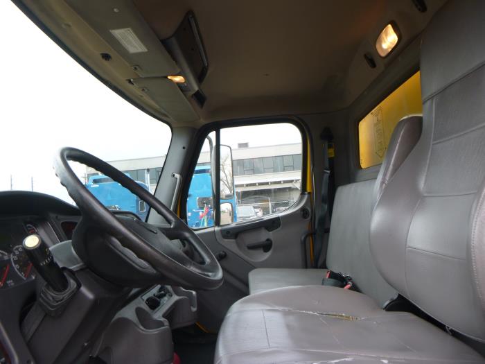 2020 Freightliner Business Class M2 106-16
