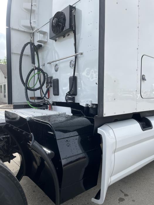 2022 Peterbilt 579-6