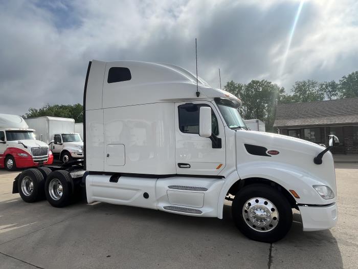 2022 Peterbilt 579-7