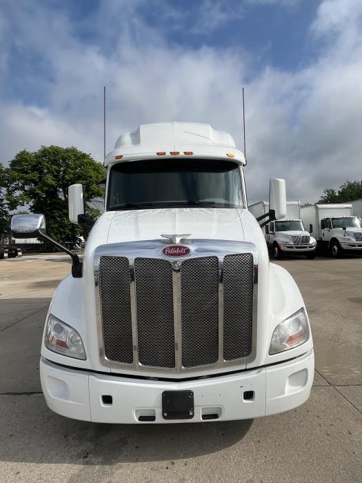 2022 Peterbilt 579-8