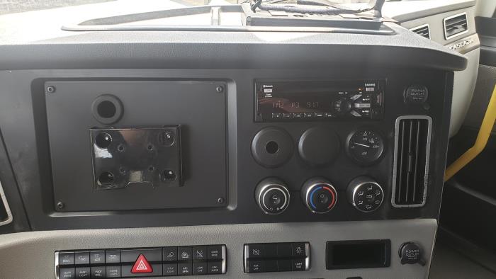 2021 Freightliner Cascadia-15