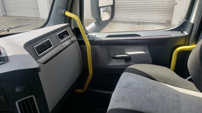 2021 Freightliner Cascadia-17