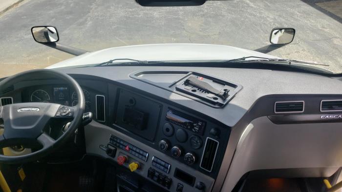 2021 Freightliner Cascadia-26