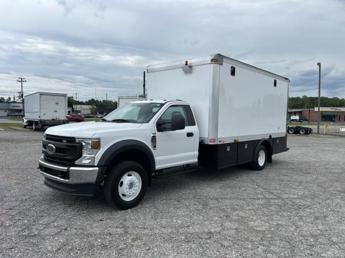 2021 Ford F-600-1