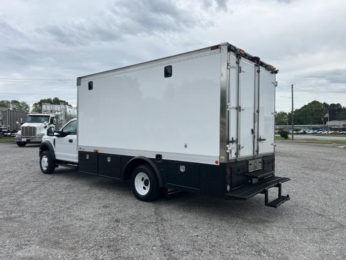2021 Ford F-600-3