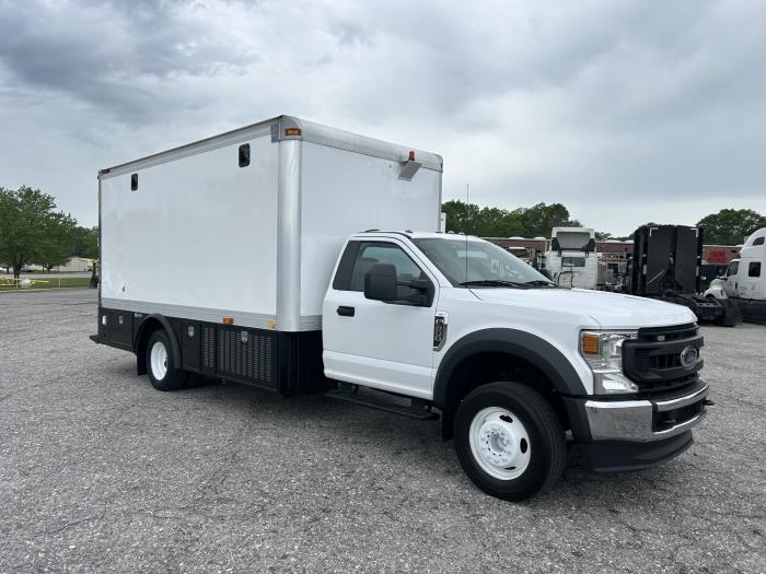 2021 Ford F-600-7