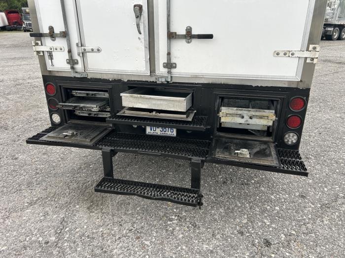 2021 Ford F-600-10