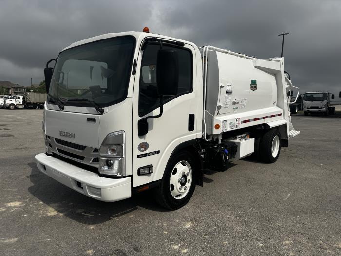 2024 Isuzu NRR-1