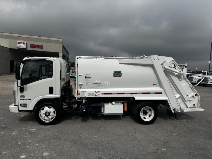 2024 Isuzu NRR-4