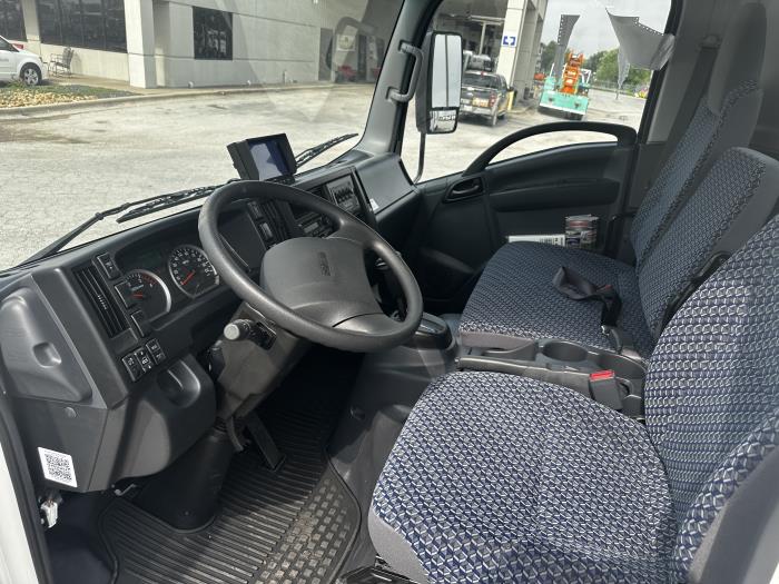 2024 Isuzu NRR-10