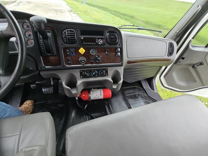 2020 Freightliner Business Class M2 106-23