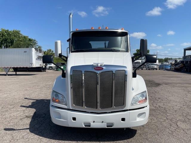 2020 Peterbilt 579-8