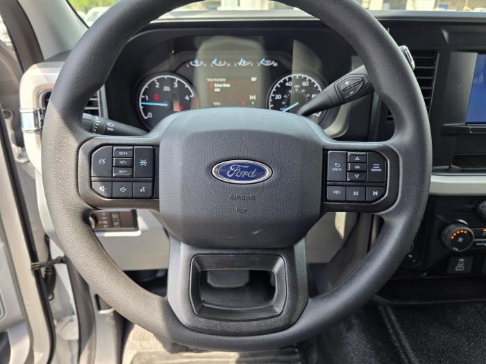 2025 Ford F-550-15