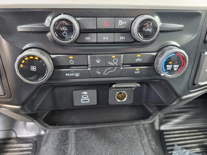 2025 Ford F-550-17