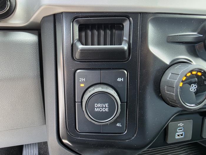 2025 Ford F-550-18
