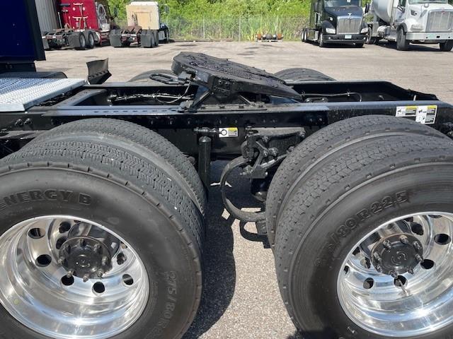 2022 Peterbilt 579-3