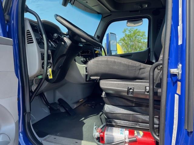 2022 Peterbilt 579-10