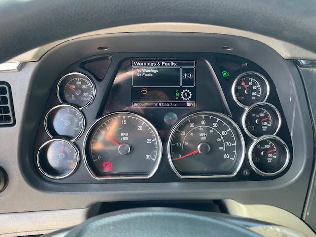2022 Peterbilt 579-12
